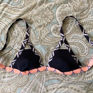 Victoria’s Secret Bikini Top size M